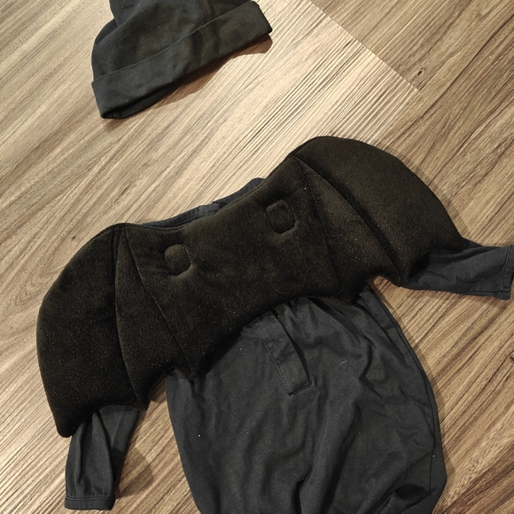 Pottery Barn Kids Black Bat Costume with Wings - Picture 3 of 4